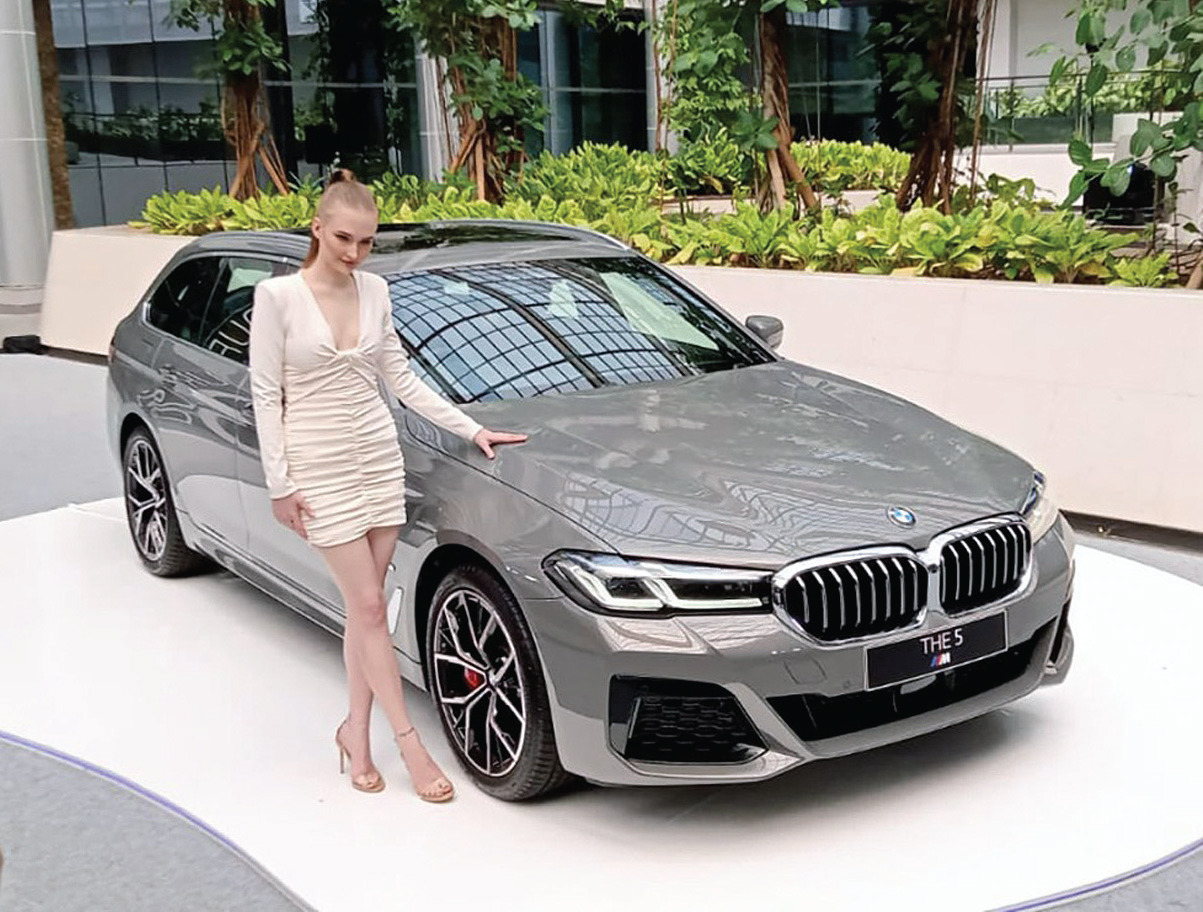 New BMW 530i Touring M Sport Resmi Meluncur